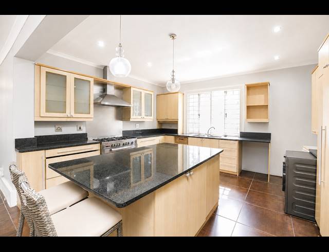 4 BEDROOM HOUSE FOR SALE IN ESSENWOOD